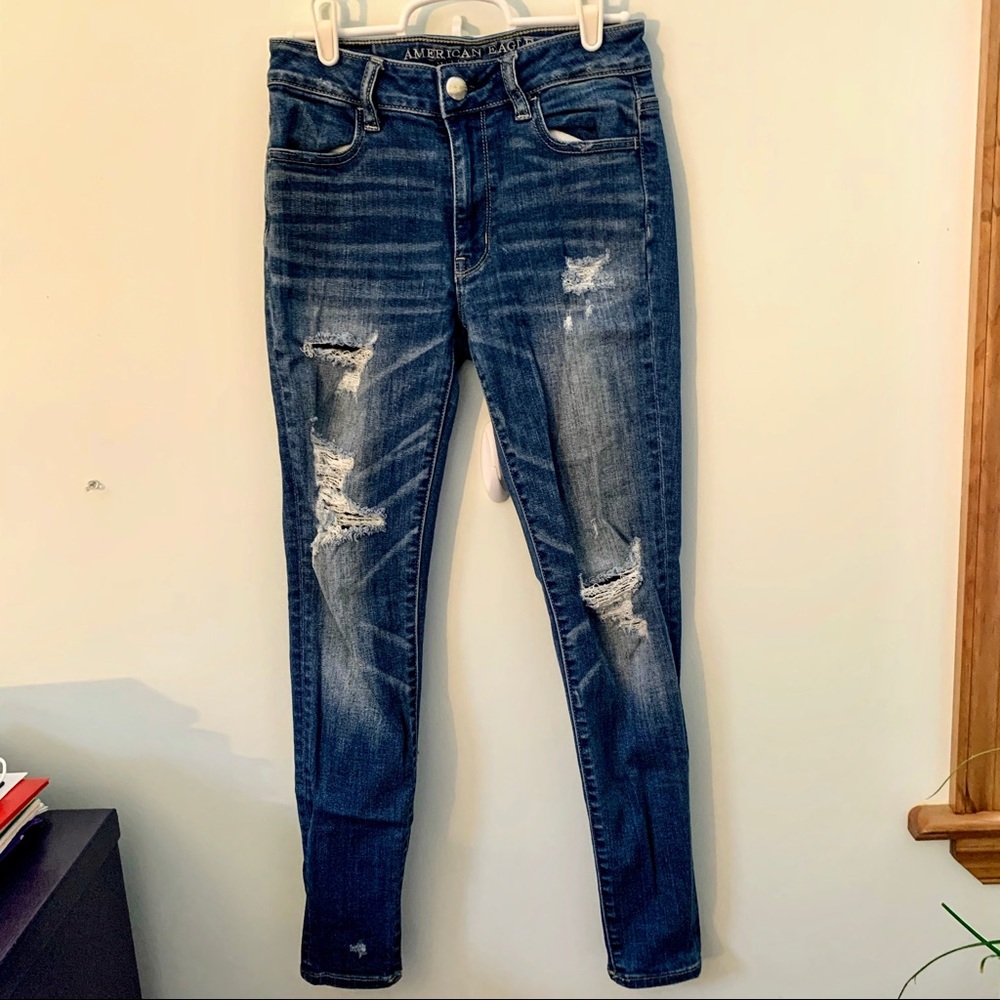American Eagle Distressed Jeans High-Rise
